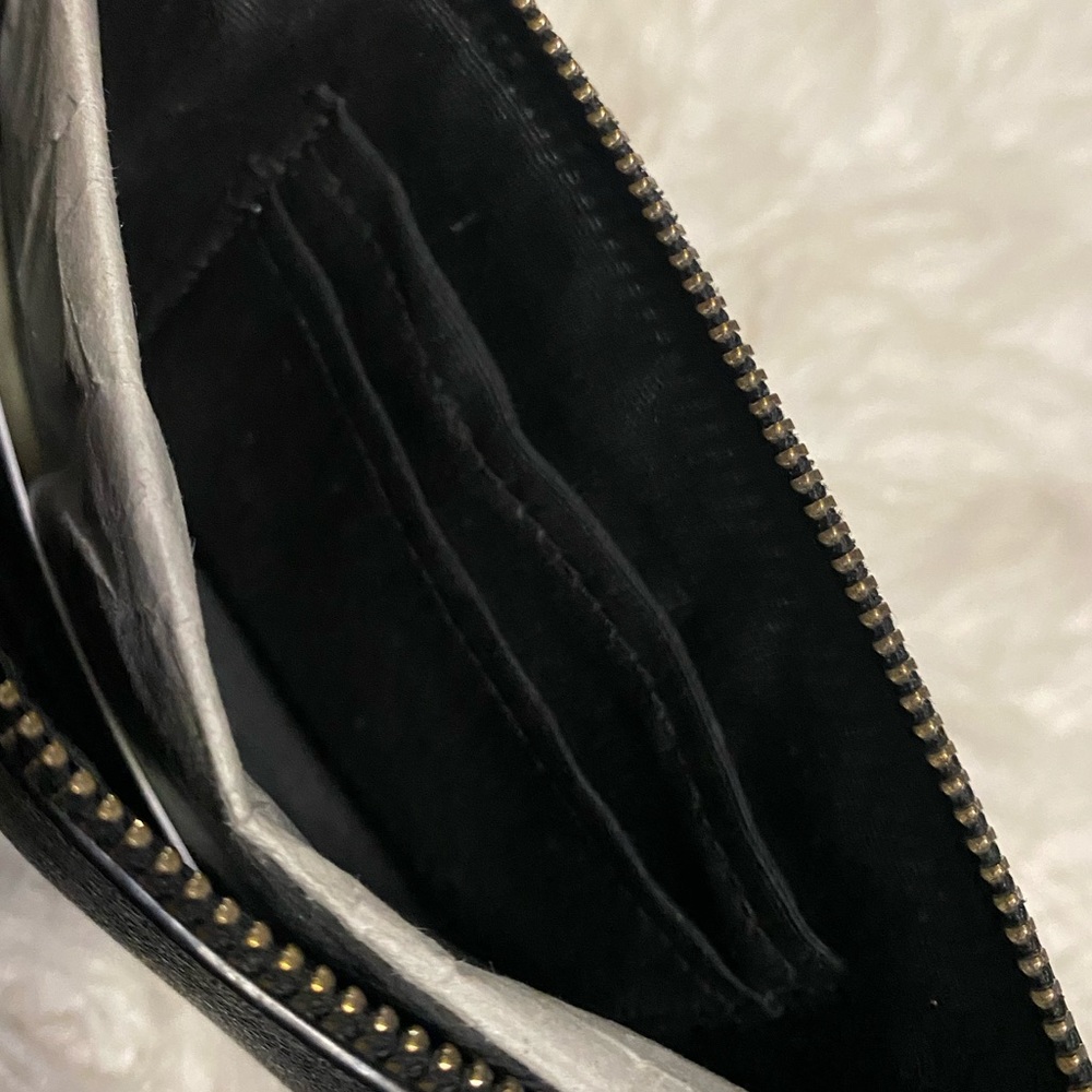 NWT Metallic Blue and Black Coach Wristlet - Picture 4 of 7